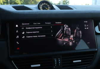 Подержанный автомобиль Porsche Cayenne 2021 года (19 фото)