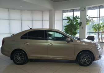 Подержанный автомобиль Skoda Rapid Liftback 2018 года (4 фото)