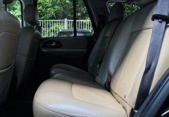 Подержанный автомобиль Chevrolet TrailBlazer 2005 года (8 фото)