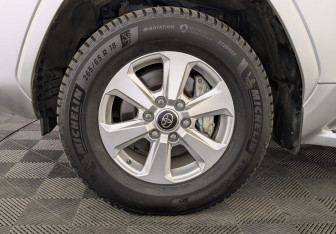 Подержанный автомобиль Toyota Land Cruiser Suv 2022 года (12 фото)