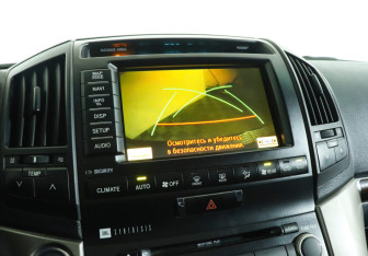 Подержанный автомобиль Toyota Land Cruiser Suv 2011 года (22 фото)