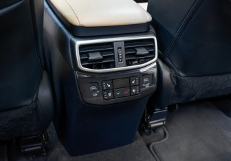 Подержанный автомобиль Lexus RX 2022 года (20 фото)