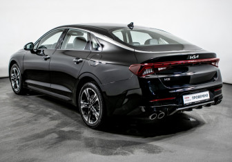 Подержанный автомобиль Kia K5 2024 года (7 фото)