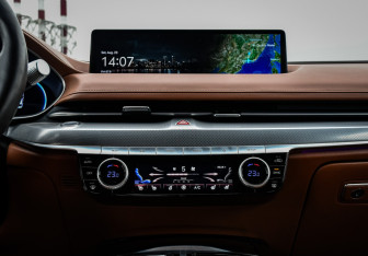 Подержанный автомобиль Genesis G80 2021 года (19 фото)