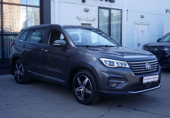 Подержанный автомобиль Changan CS75 2020 года (3 фото)