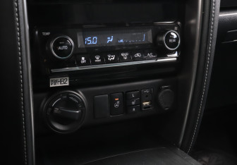Подержанный автомобиль Toyota Fortuner 2021 года (15 фото)
