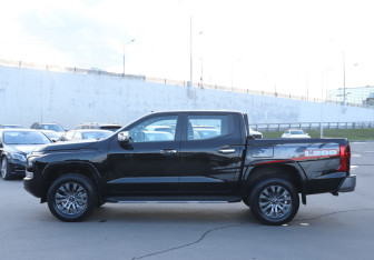 Новый Mitsubishi L200 2025 (8 фото)