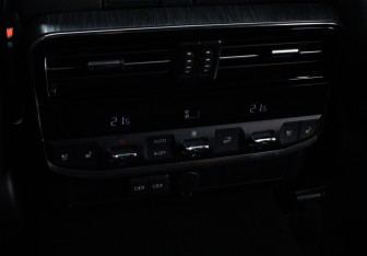 Подержанный автомобиль Toyota Land Cruiser Suv 2023 года (19 фото)