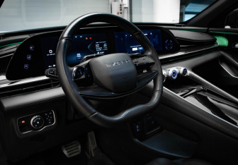 Подержанный автомобиль Exeed RX 2023 года (7 фото)