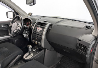 Подержанный автомобиль Nissan X-Trail 2014 года (19 фото)