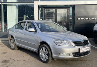 Подержанный автомобиль Skoda Octavia Liftback 2011 года (3 фото)