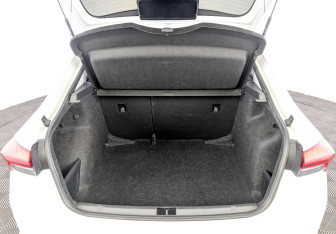 Подержанный автомобиль Skoda Rapid Liftback 2022 года (10 фото)