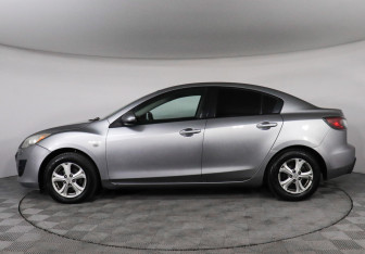 Подержанный автомобиль Mazda 3 Sedan 2010 года (8 фото)