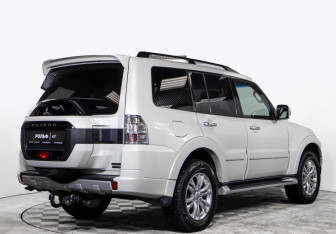 Подержанный автомобиль Mitsubishi Pajero 2019 года (4 фото)