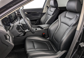 Подержанный автомобиль FAW Bestune B70 2023 года (19 фото)