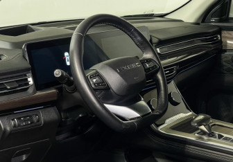 Подержанный автомобиль Exeed VX 2022 года (13 фото)