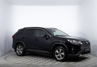 Подержанный автомобиль Toyota RAV4 2020 года (3 фото)