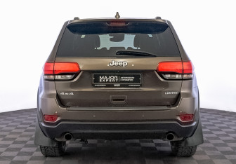 Подержанный автомобиль Jeep Grand Cherokee 2018 года (6 фото)