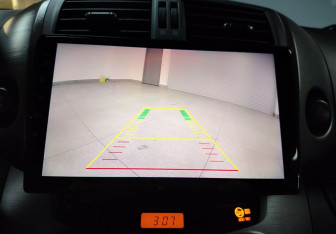 Подержанный автомобиль Toyota RAV4 2011 года (22 фото)