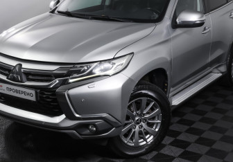 Подержанный автомобиль Mitsubishi Pajero Sport 2016 года (22 фото)