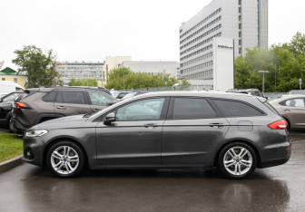 Подержанный автомобиль Ford Mondeo Wagon 2019 года (6 фото)
