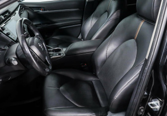 Подержанный автомобиль Toyota Camry Sedan 2018 года (8 фото)