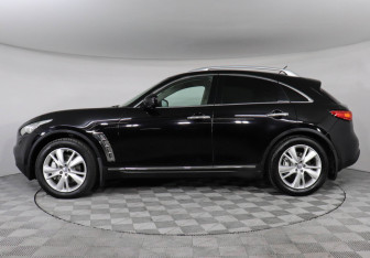 Подержанный автомобиль Infiniti FX 2012 года (8 фото)