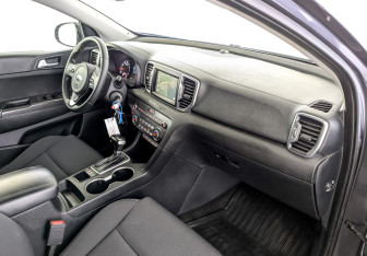 Подержанный автомобиль Kia Sportage 2017 года (11 фото)