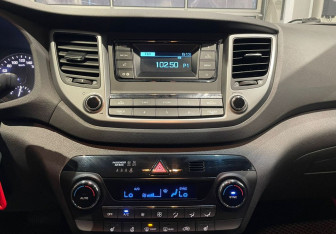 Подержанный автомобиль Hyundai Tucson 2017 года (16 фото)