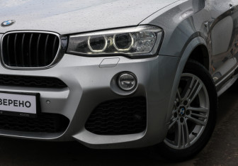 Подержанный автомобиль BMW X4 2016 года (22 фото)