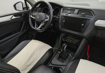 Подержанный автомобиль Volkswagen Tiguan 2021 года (10 фото)