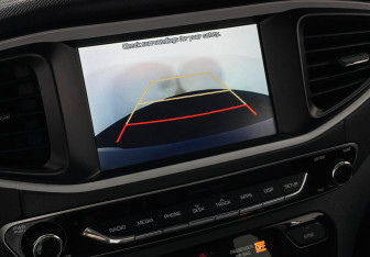 Подержанный автомобиль Hyundai IONIQ 2019 года (16 фото)