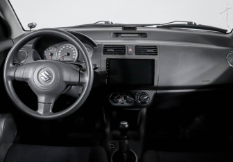 Подержанный автомобиль Suzuki Swift Hatchback 2007 года (12 фото)