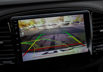 Подержанный автомобиль Geely Emgrand X7 2019 года (25 фото)