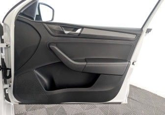 Подержанный автомобиль Skoda Rapid Liftback 2021 года (24 фото)