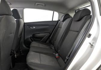 Подержанный автомобиль Kia Rio Hatchback 2021 года (17 фото)