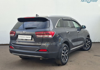Подержанный автомобиль Kia Sorento 2016 года (5 фото)