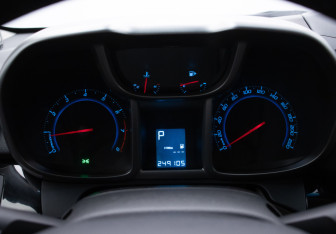 Подержанный автомобиль Chevrolet Orlando 2014 года (12 фото)