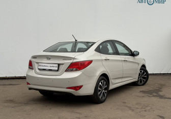 Подержанный автомобиль Hyundai Solaris Sedan 2015 года (5 фото)