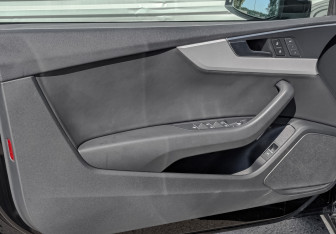 Подержанный автомобиль Audi A4 Sedan 2020 года (18 фото)
