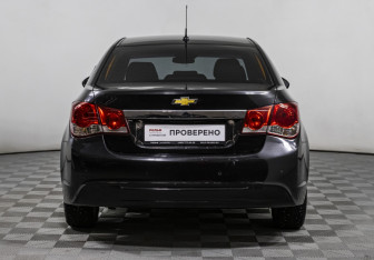Подержанный автомобиль Chevrolet Cruze Sedan 2013 года (6 фото)