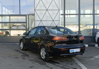 Подержанный автомобиль Mitsubishi Lancer Sedan 2008 года (7 фото)