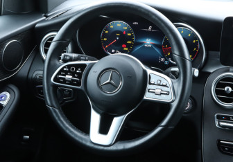 Подержанный автомобиль Mercedes-Benz GLC Coupe 2021 года (17 фото)