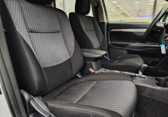 Подержанный автомобиль Mitsubishi Outlander 2013 года (10 фото)