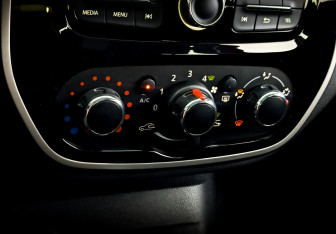 Подержанный автомобиль Renault Kaptur 2018 года (25 фото)