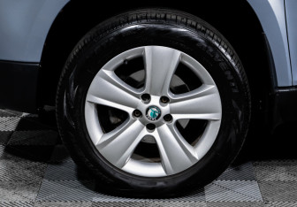 Подержанный автомобиль Skoda Yeti 2011 года (15 фото)