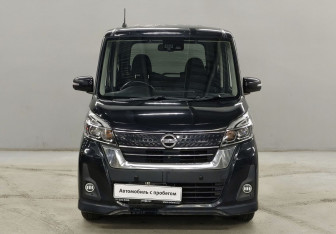 Подержанный автомобиль Nissan Dayz Roox 2016 года (2 фото)