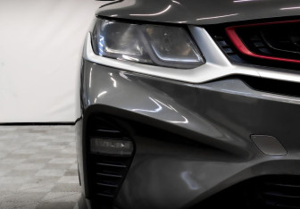 Подержанный автомобиль Geely Coolray 2022 года (16 фото)