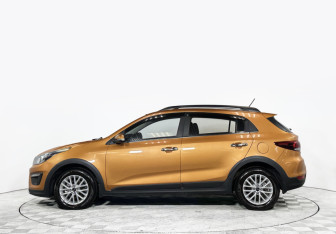 Подержанный автомобиль Kia Rio Hatchback 2018 года (8 фото)