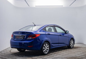 Подержанный автомобиль Hyundai Solaris Sedan 2011 года (5 фото)